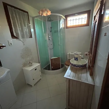 Maison Près De La *
